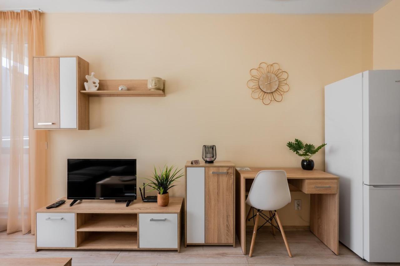 Appartement Nomad Haven: 1Bd Flat With Balcony & Desk à Sofia Extérieur photo